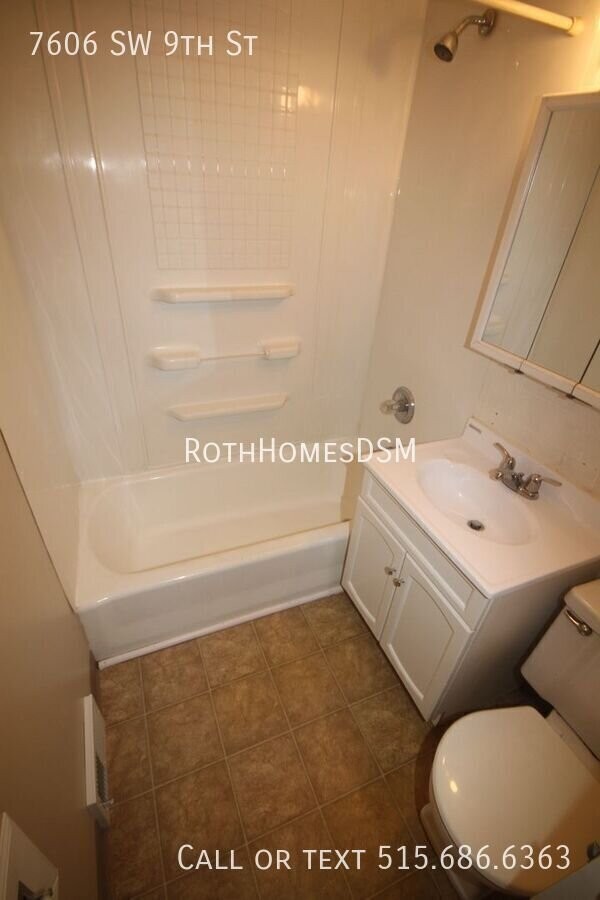 7606 Sw 9th St - Photo 5 of 20