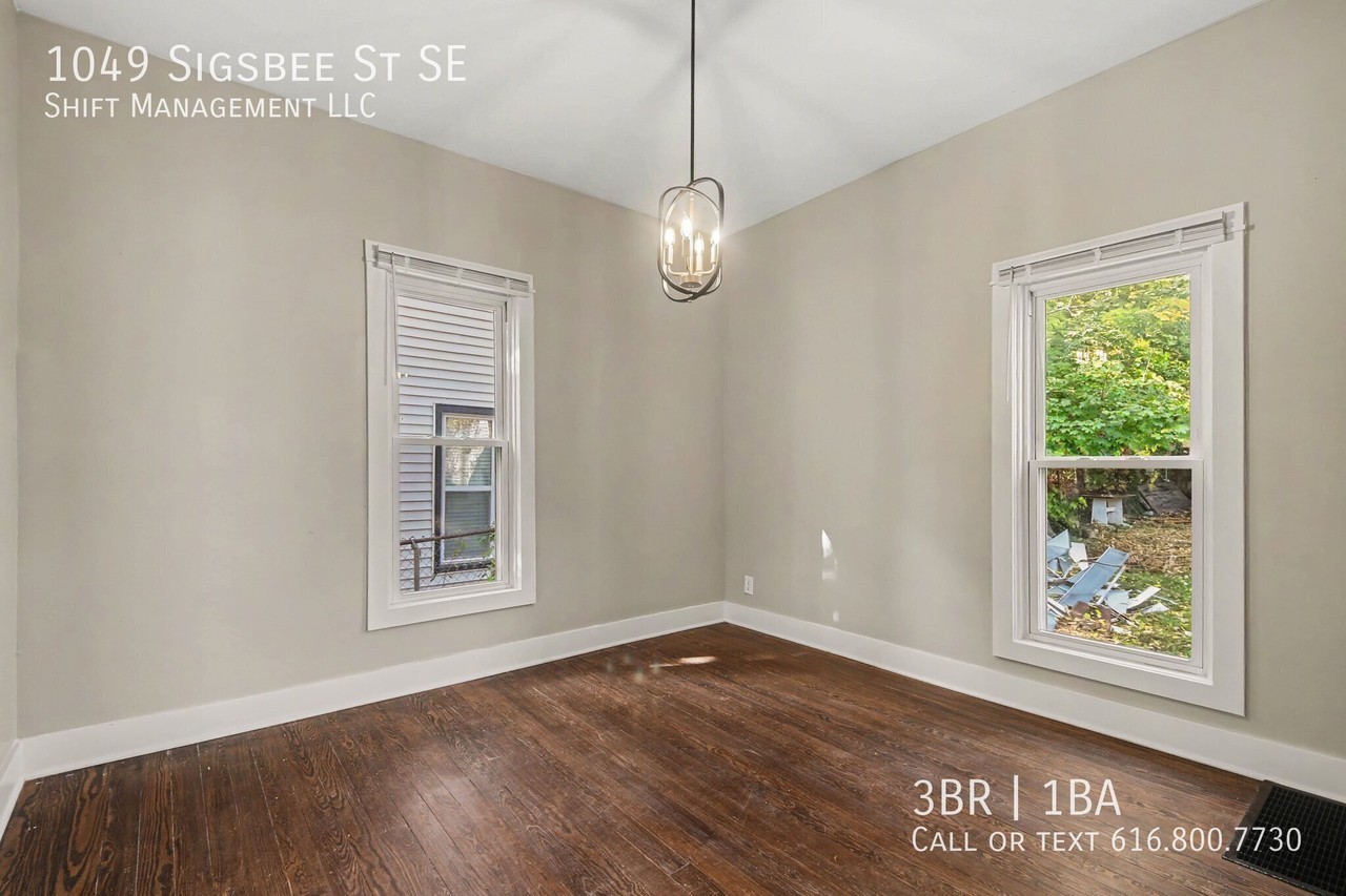1049 Sigsbee St Se - Photo 6 of 15
