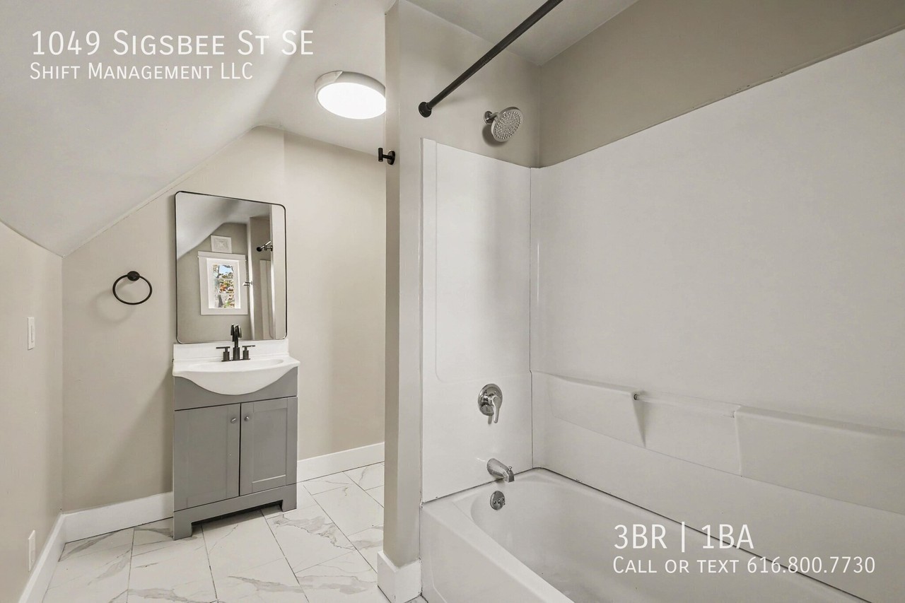 1049 Sigsbee St Se - Photo 7 of 15