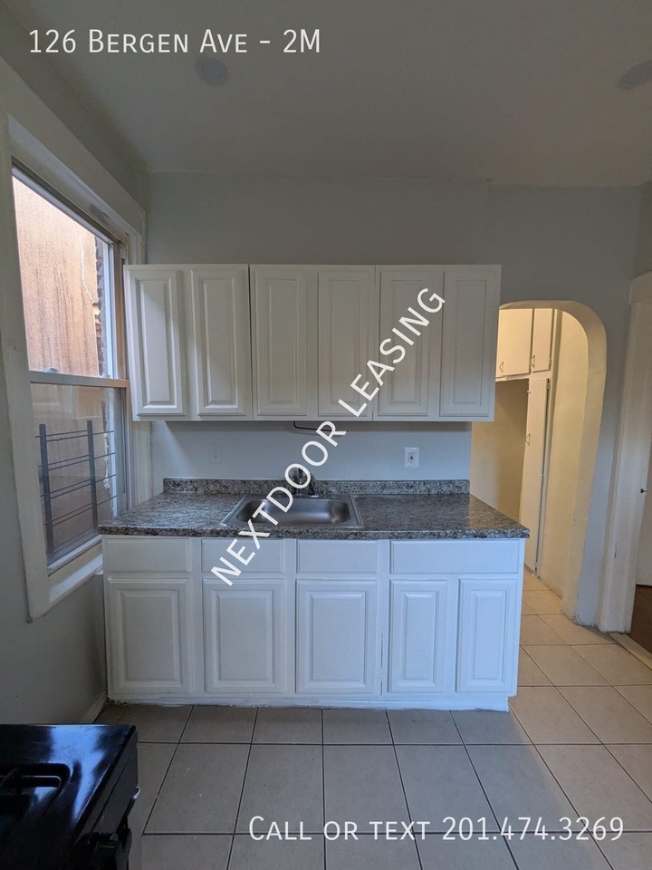 126 Bergen Ave #2M