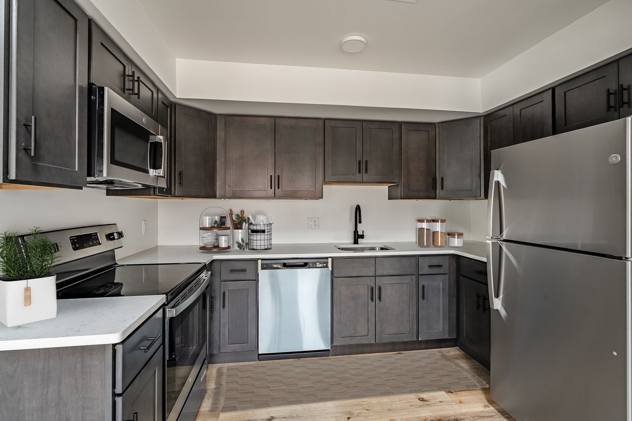 430 N West St #304 - Photo 4 of 9