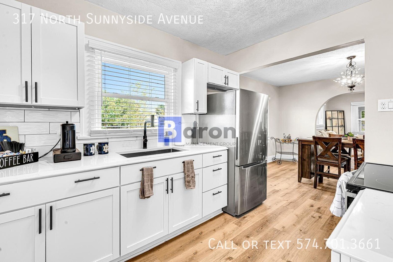 317 N Sunnyside Ave - Photo 2 of 18
