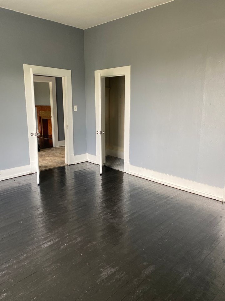 2621 Claiborne Ave - Photo 4 of 9