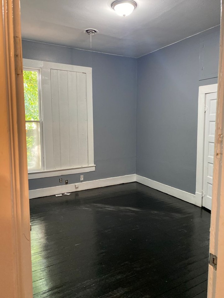 2621 Claiborne Ave - Photo 6 of 9