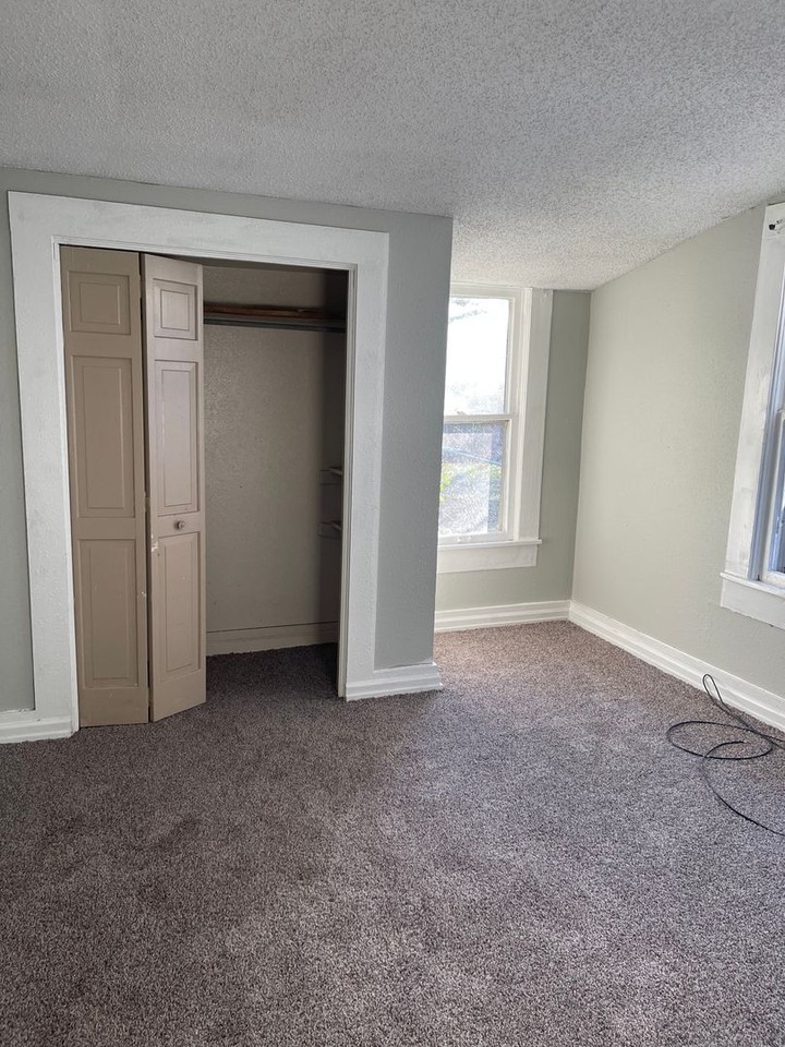 253 Prospect St - Photo 7 of 7