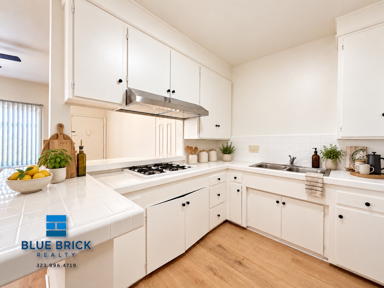5312 Corteen Pl #22 - Photo 5 of 15