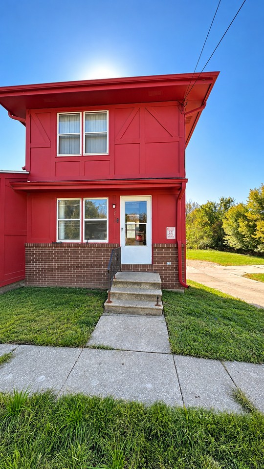 715 E Mckinley Ave - Photo 2 of 14