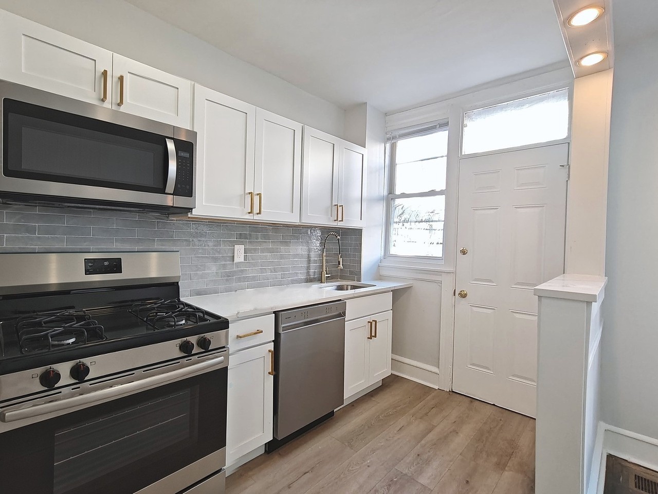 5821 Hazel Ave - Photo 5 of 14