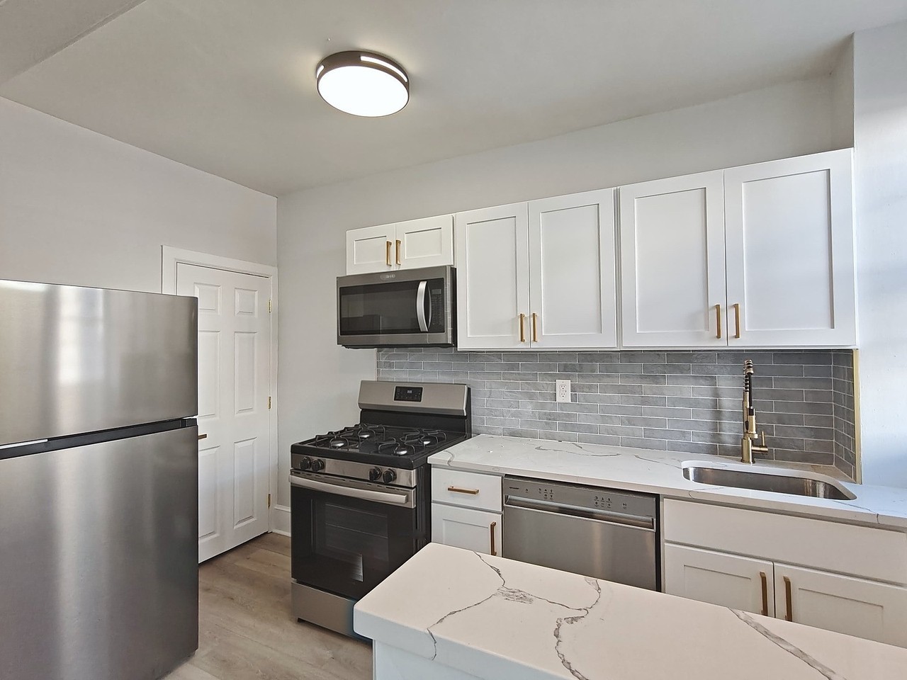 5821 Hazel Ave - Photo 4 of 14