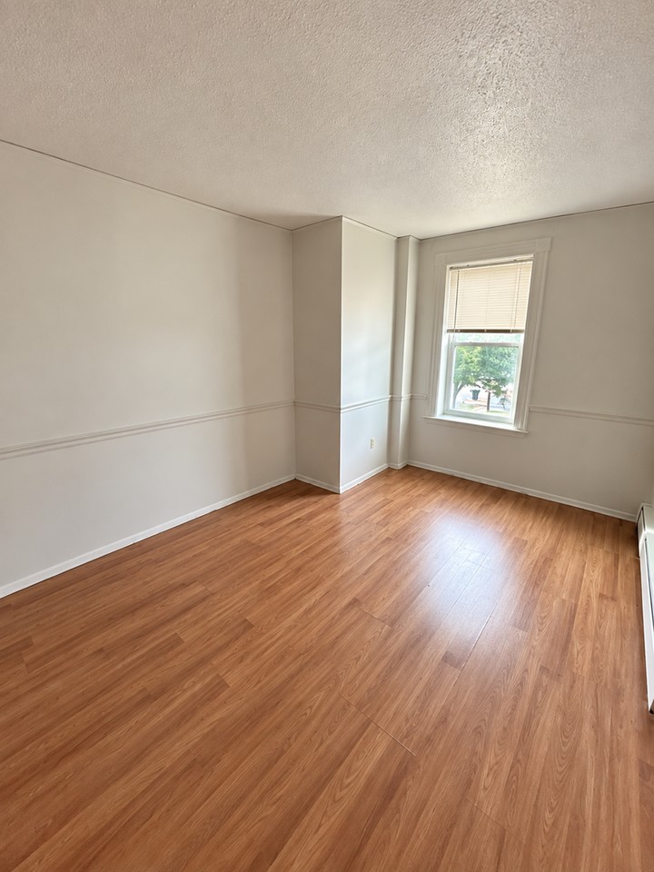 415 N Main St #3 - Photo 3 of 7