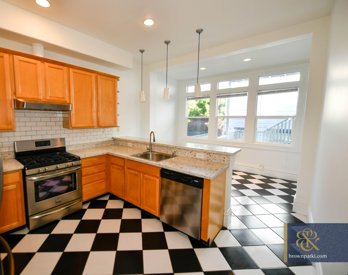2529 Bryant St - Photo 5 of 18