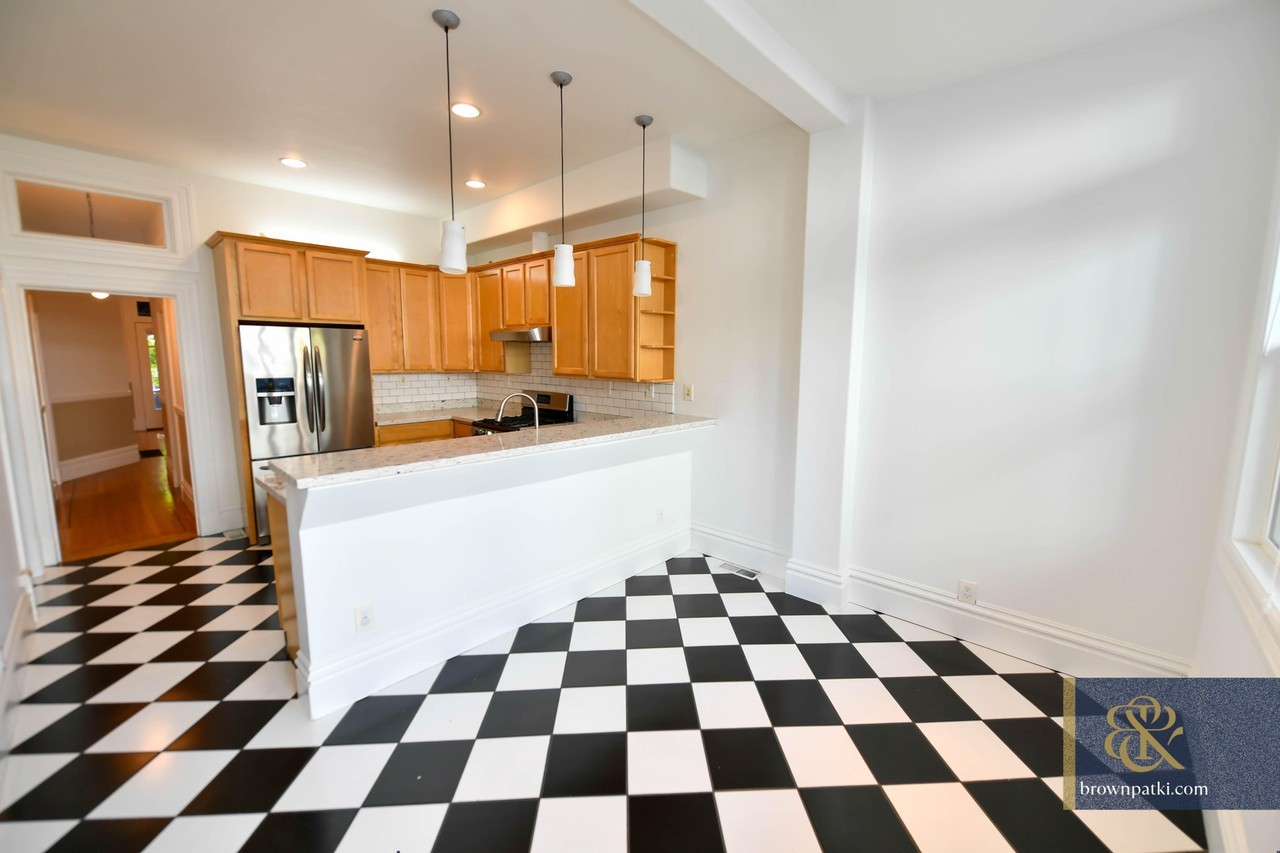 2529 Bryant St - Photo 7 of 18