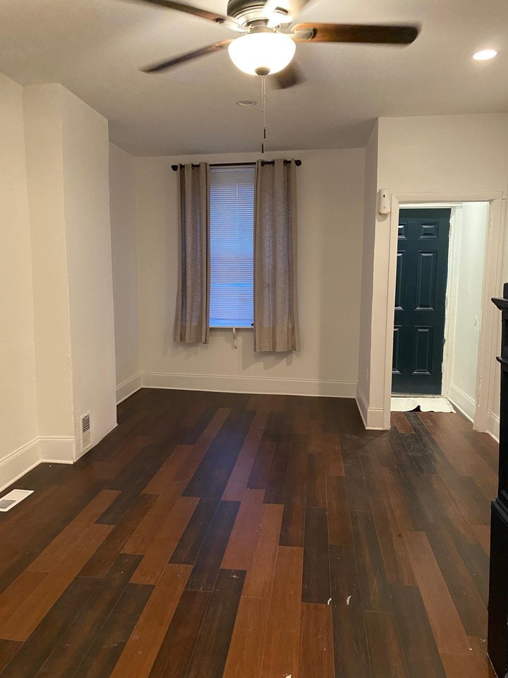 1946 Hart Ln - Photo 2 of 4