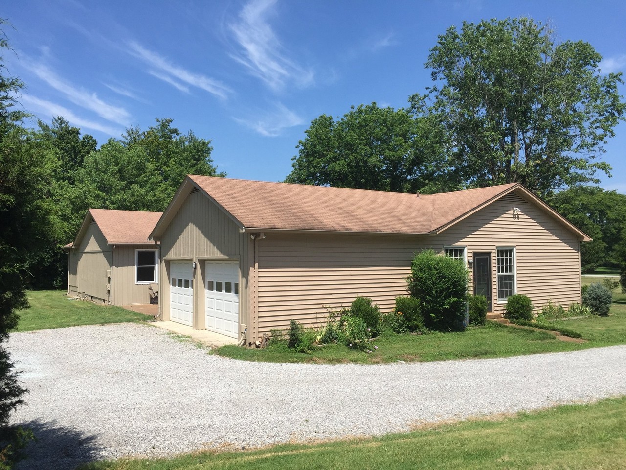 1003 Montpier Dr - Photo 2 of 6