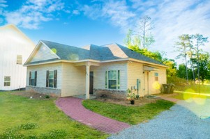 featured image of 457 Martin Ave