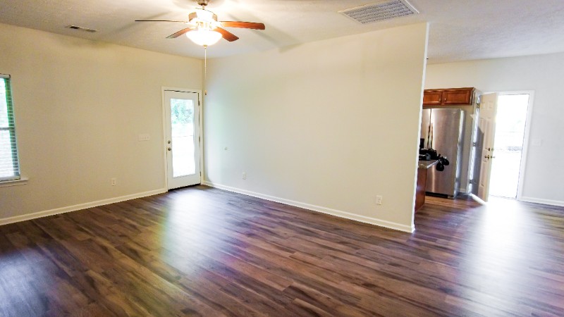 457 Martin Ave - Photo 4 of 23