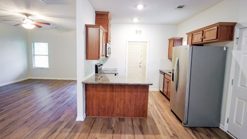 457 Martin Ave - Photo 5 of 23