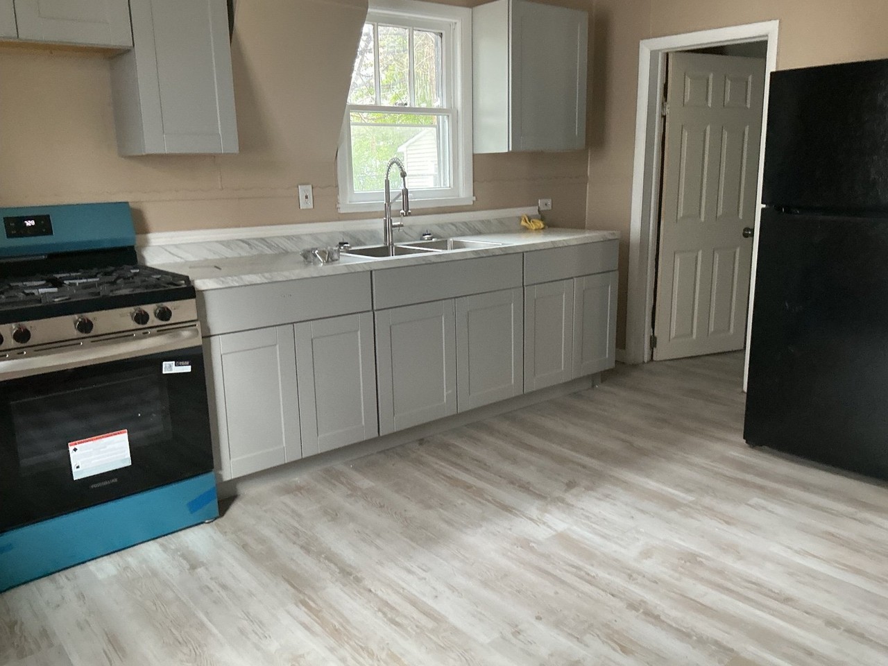 108 Morgan Ave - Photo 2 of 13