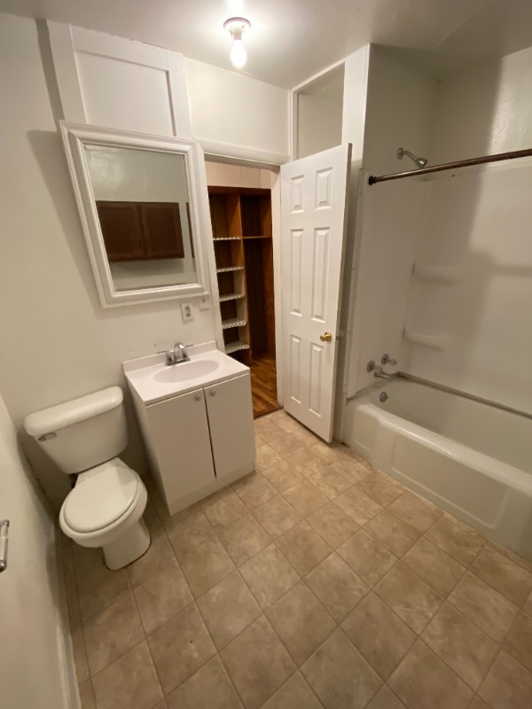 922 7th St E - Photo 5 of 9
