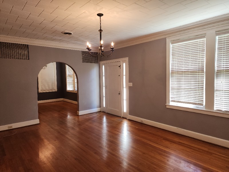 2408 Dauphin St - Photo 3 of 20