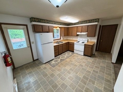 512 19th Ave W #516 - Photo 2 of 10
