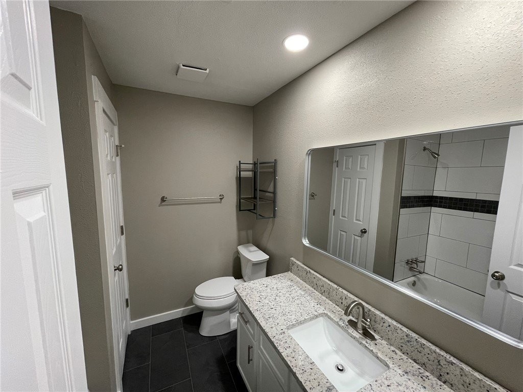 3409 W Wood St - Photo 7 of 15