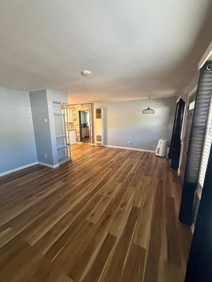 2231 Modoc St - Photo 6 of 8
