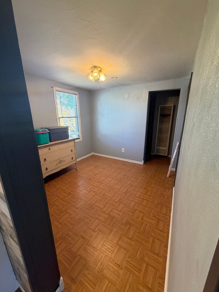 2231 Modoc St - Photo 7 of 8