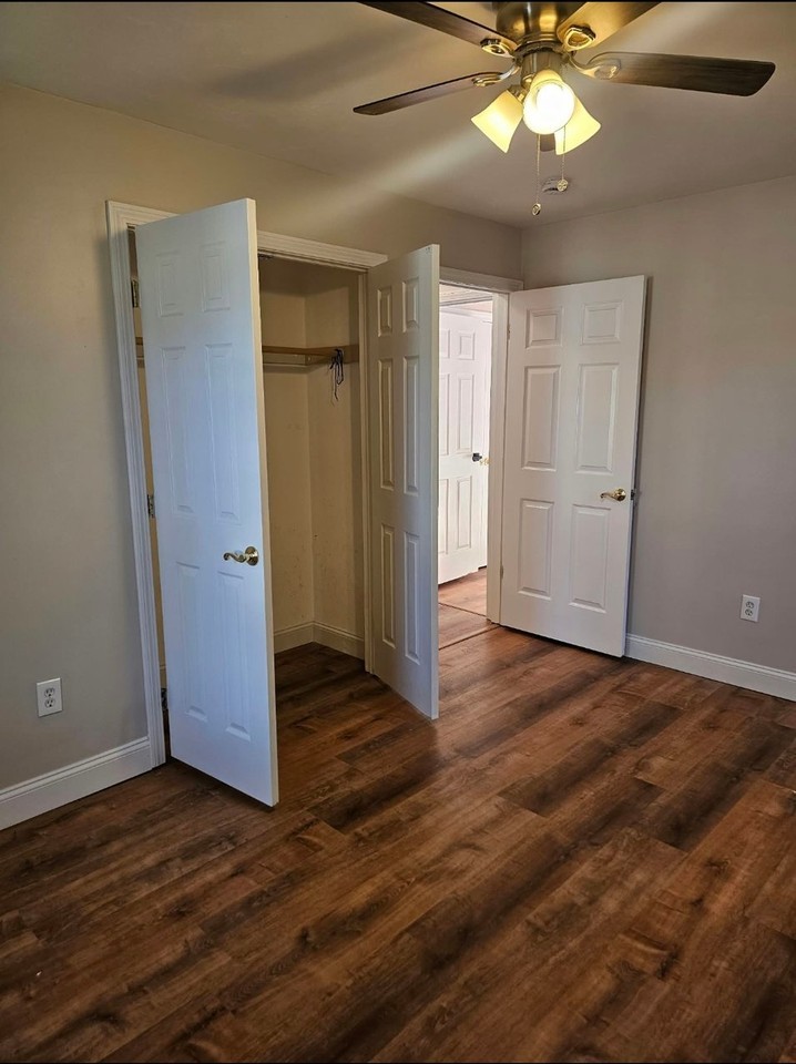 129 Thatcher St #1 - Photo 7 of 20