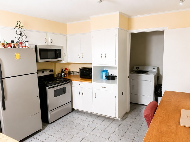12011 Bell Ave #A2 - Photo 3 of 9