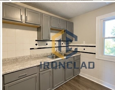 1402 King Ave - Photo 4 of 11