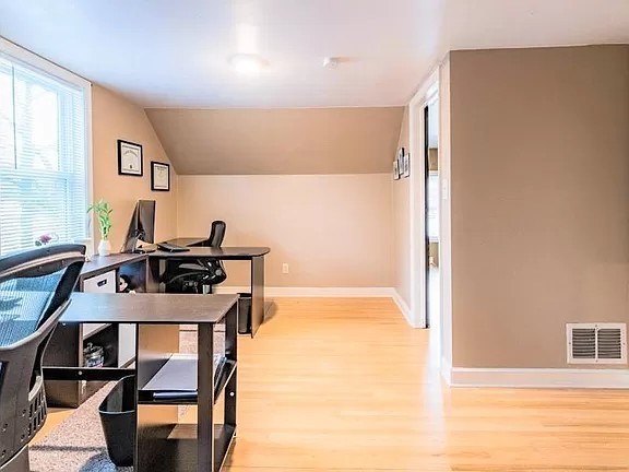 521 4th Ave Ne - Photo 2 of 13