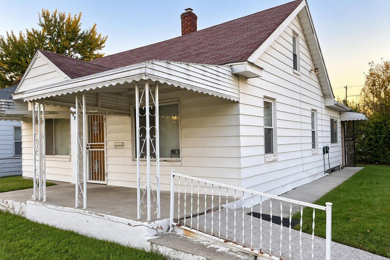749 E Austin Ave - Photo 2 of 20