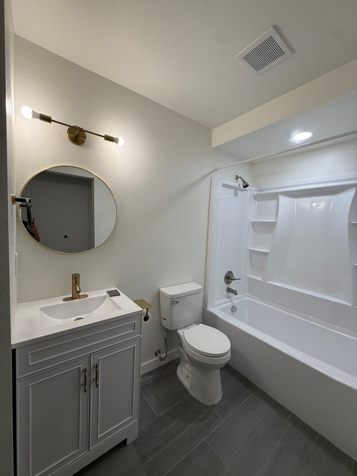 1301 S Quincy Ave #A - Photo 2 of 8