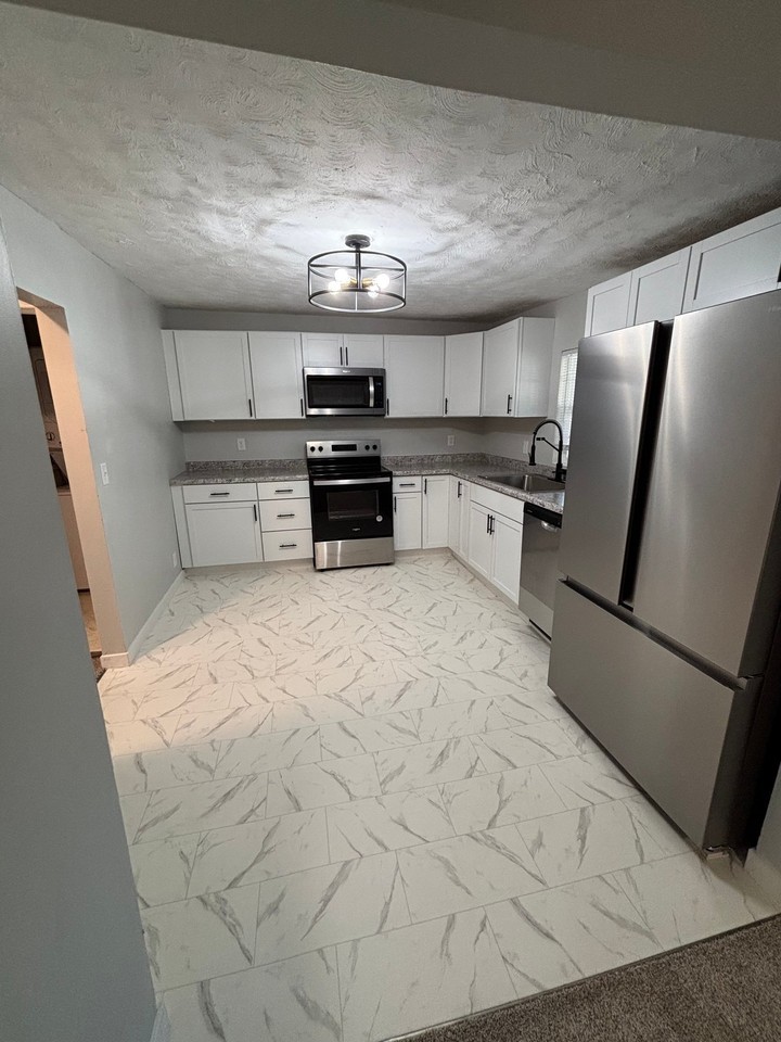 1449 Mulberry St - Photo 4 of 18