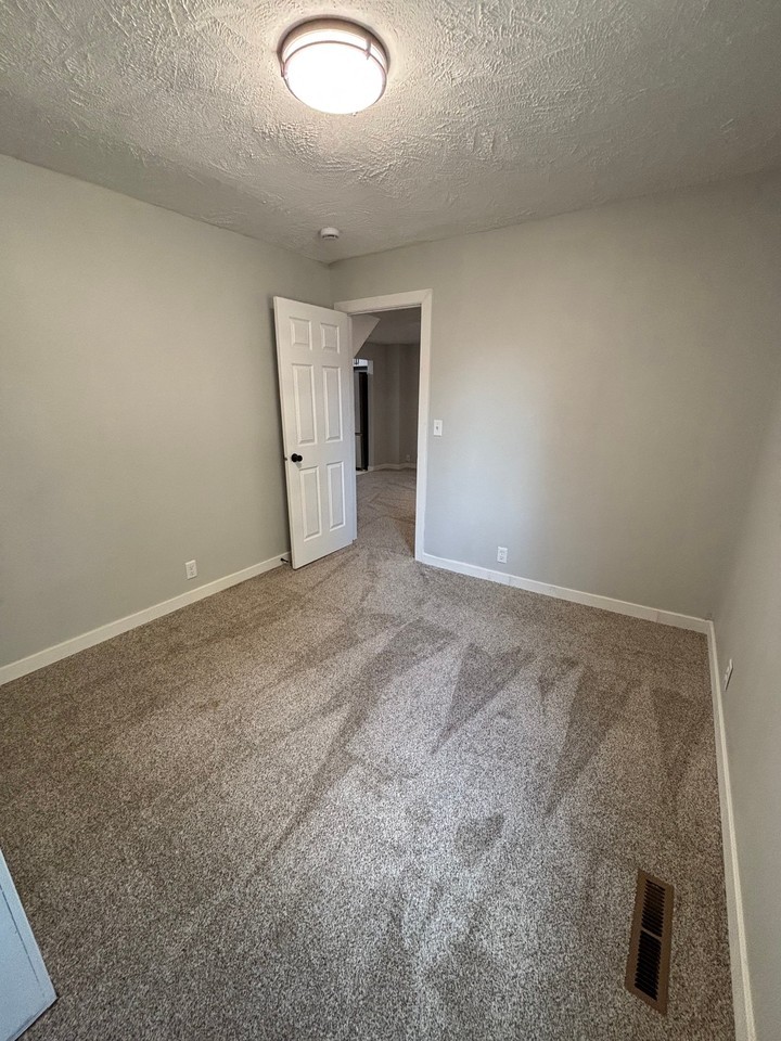 1449 Mulberry St - Photo 6 of 18