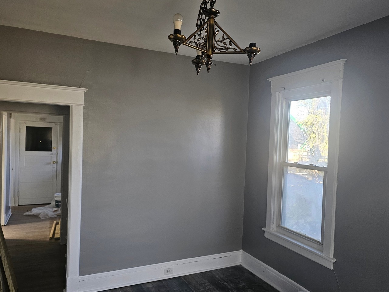 54 N Manning Blvd - Photo 4 of 12