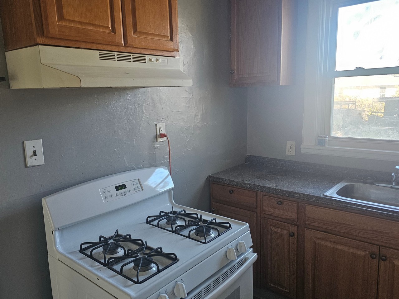 54 N Manning Blvd - Photo 5 of 12