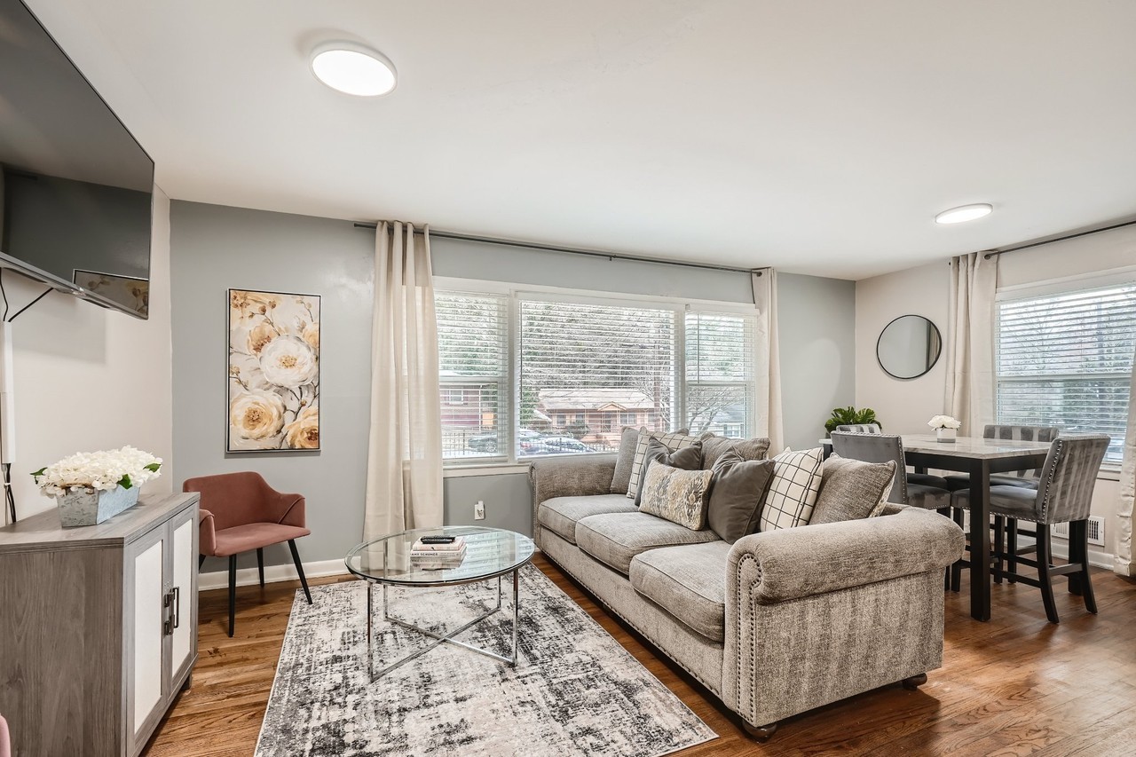 2323 Polar Rock Ave Sw - Photo 4 of 20