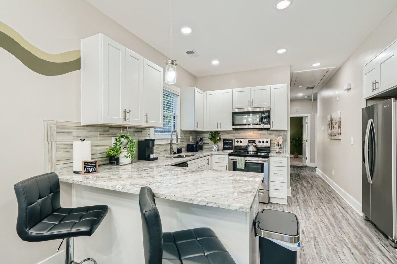 1045 Coleman St Sw - Photo 6 of 16