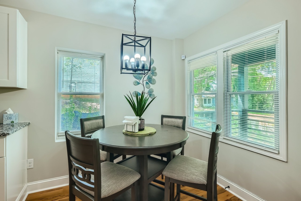 1170 Booker Ave Sw - Photo 6 of 17