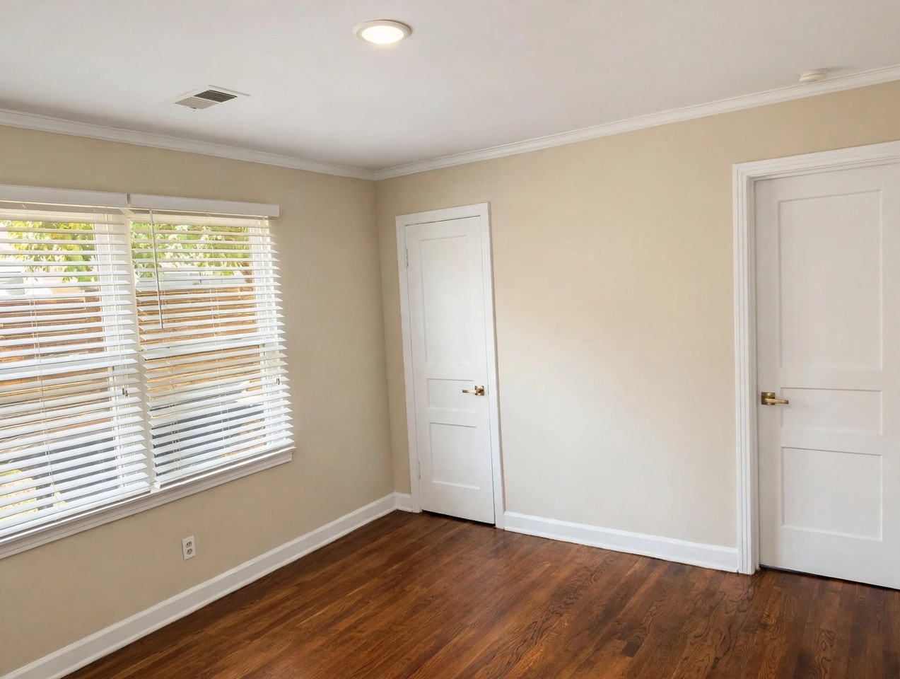 1248 Meda St - Photo 2 of 7