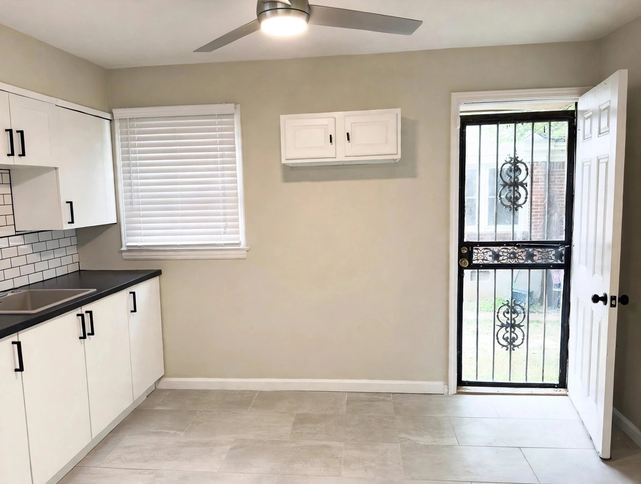 1248 Meda St - Photo 4 of 7