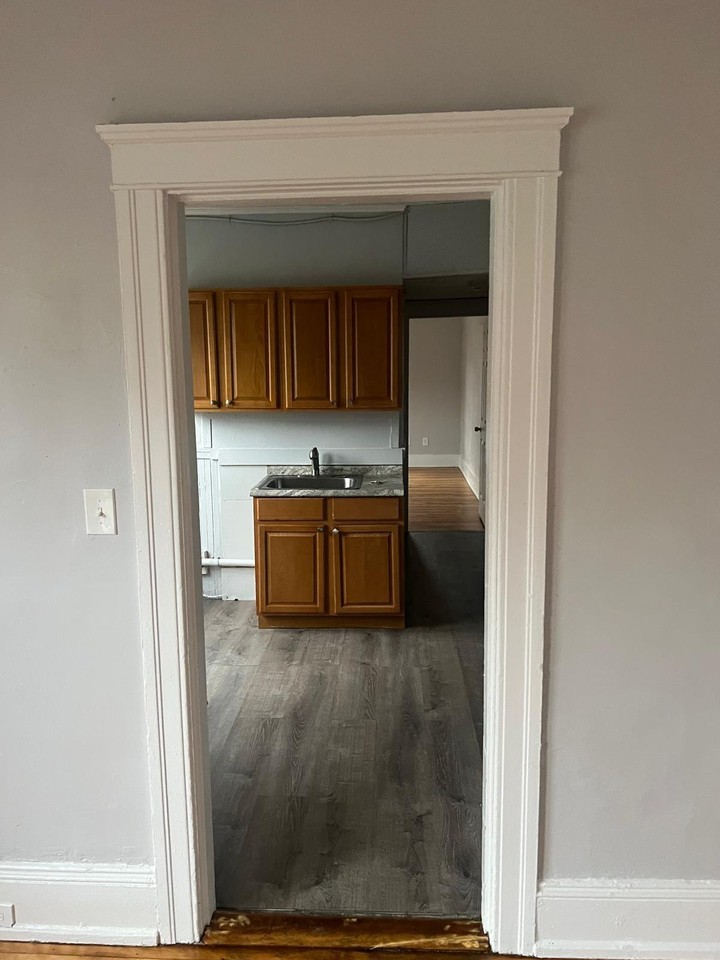 16 Catharine St - Photo 4 of 13
