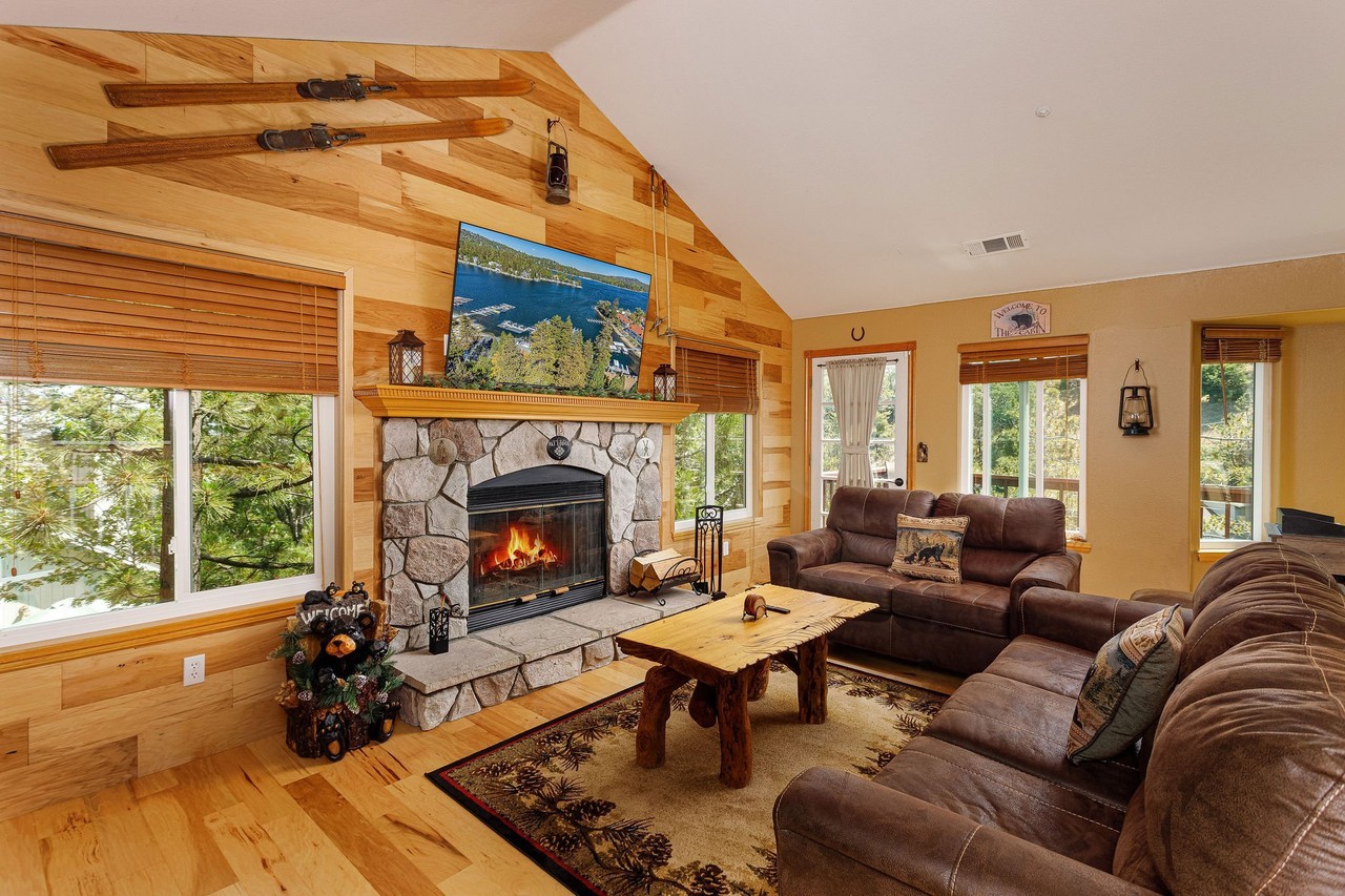 1208 Aleutian Dr - Photo 3 of 19