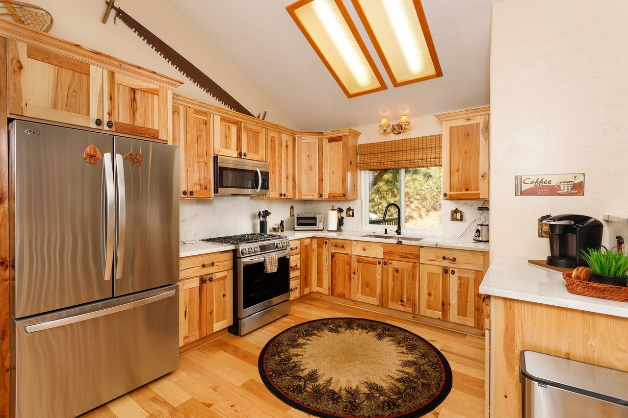 1208 Aleutian Dr - Photo 4 of 19