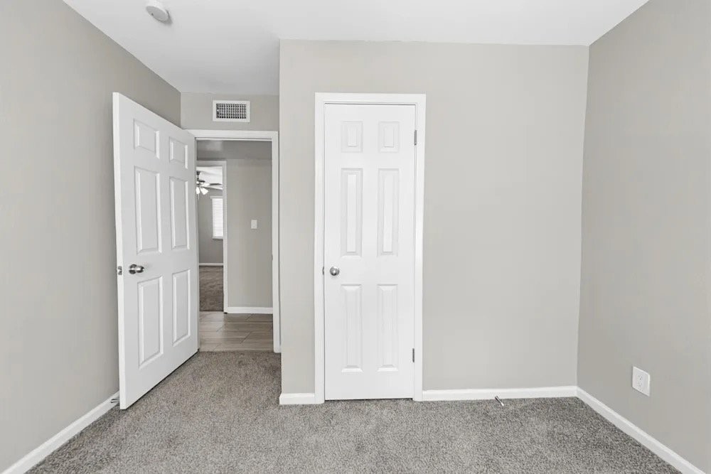 1912 E Balboa Dr - Photo 2 of 16