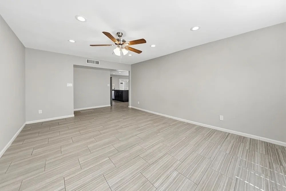 1912 E Balboa Dr - Photo 5 of 16