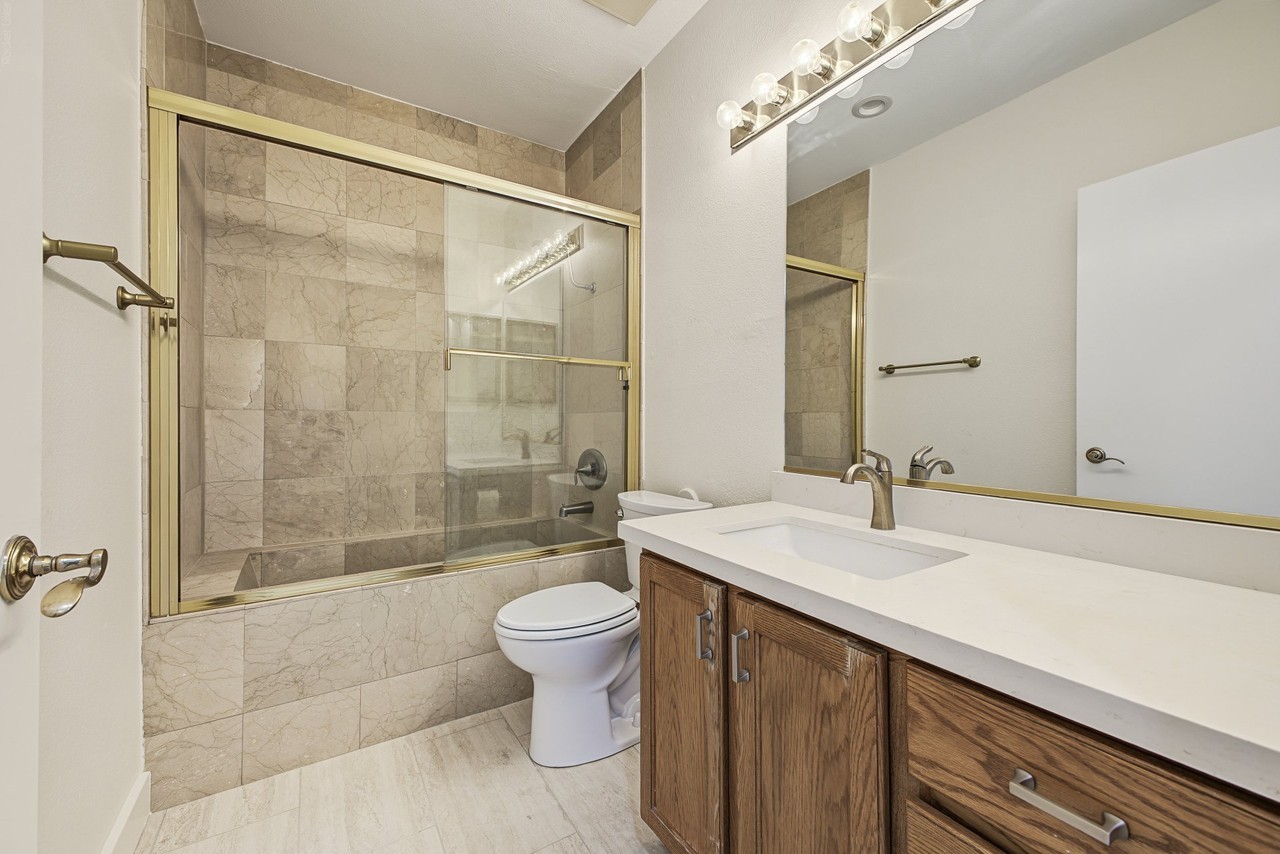902 W Glendale Ave #104 - Photo 3 of 20