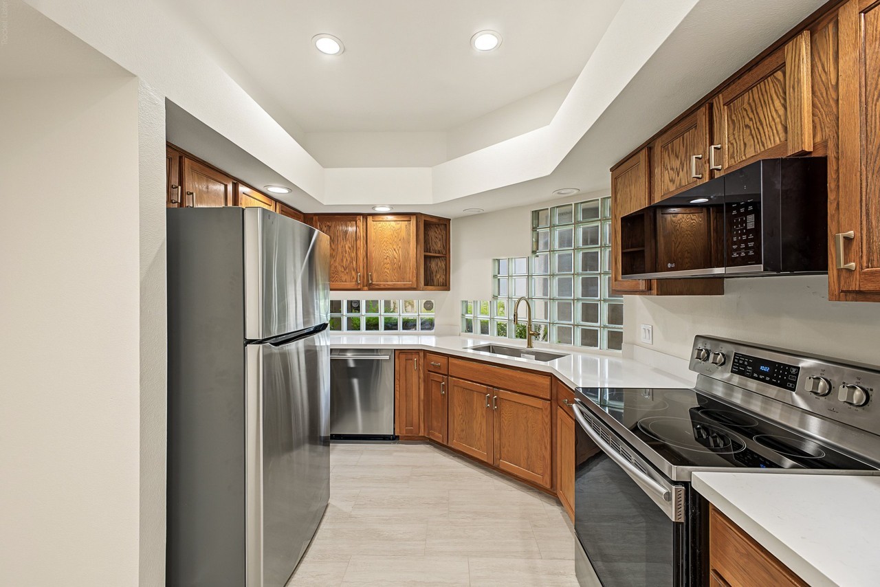 902 W Glendale Ave #104 - Photo 5 of 20